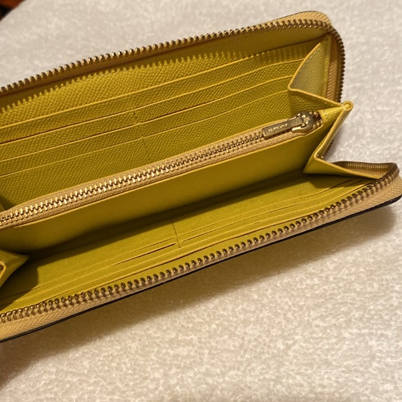 Coach Yellow Wallet - Picture 5 of 6